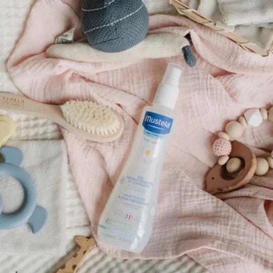 Mustela Eau Rafraîchissante et Coiffante 200 ml - image 2