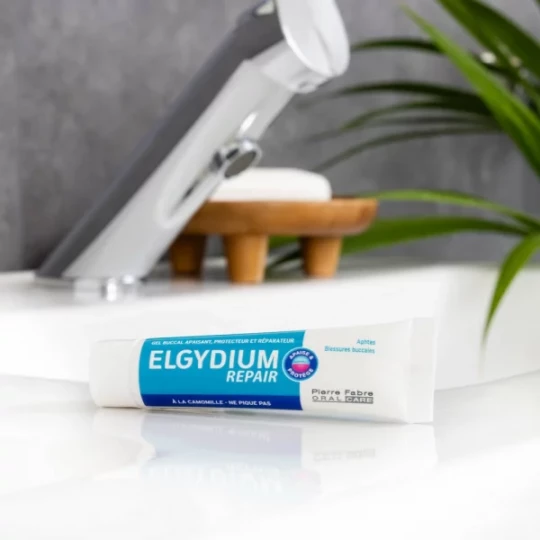 Elgydium Repair Gel Buccal Réparateur Apaisant 15 ml - image 2