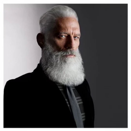 American Crew Daily Silver Shampoing Quotidien Violet  Sublimateur pour Cheveux Gris et Blonds pour Homme 250 ml - image 3