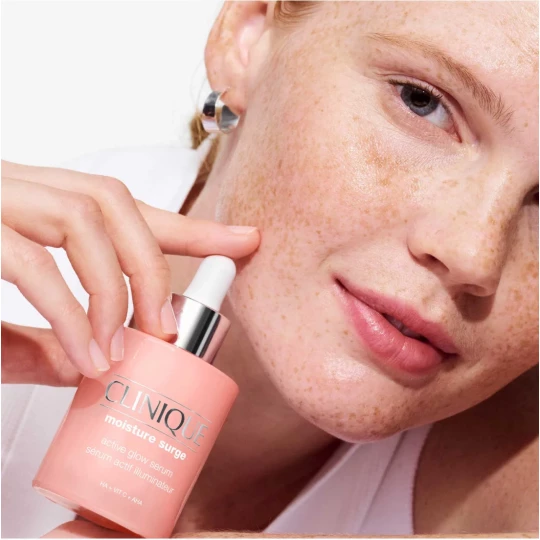 Clinique Moisture Surge Sérum Actif Illuminateur - image 4