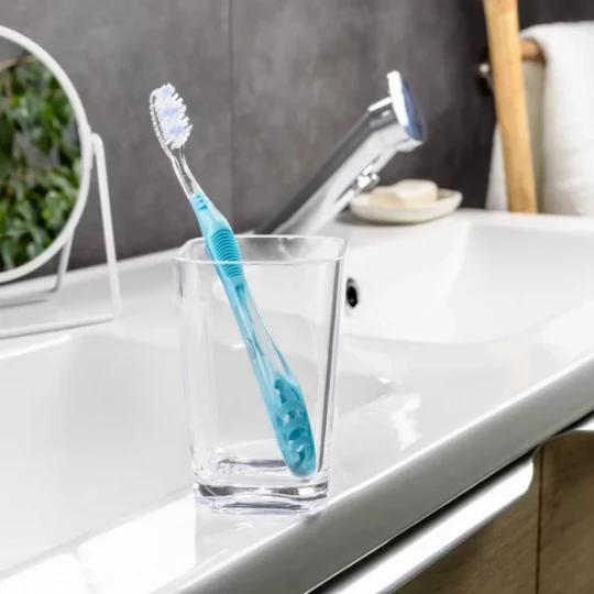 Elgydium Blancheur Brosse à Dents Medium - image 5
